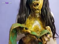 [ Poop Sex Tube ] Sexy slut with huge tits covered in shit